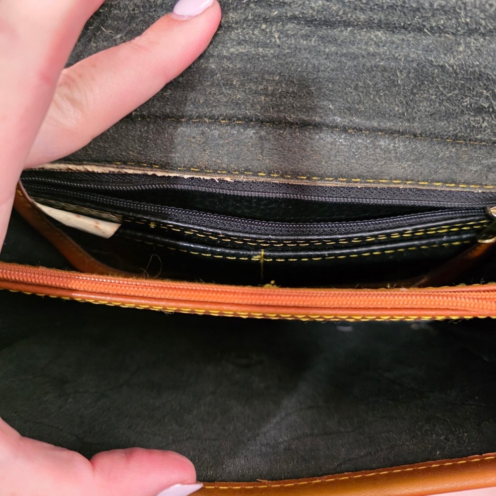 Vintage Dooney & Bourke AWL Black Tan Leather Crossbody Shoulder Bag Duck Logo - Picture 11 of 16